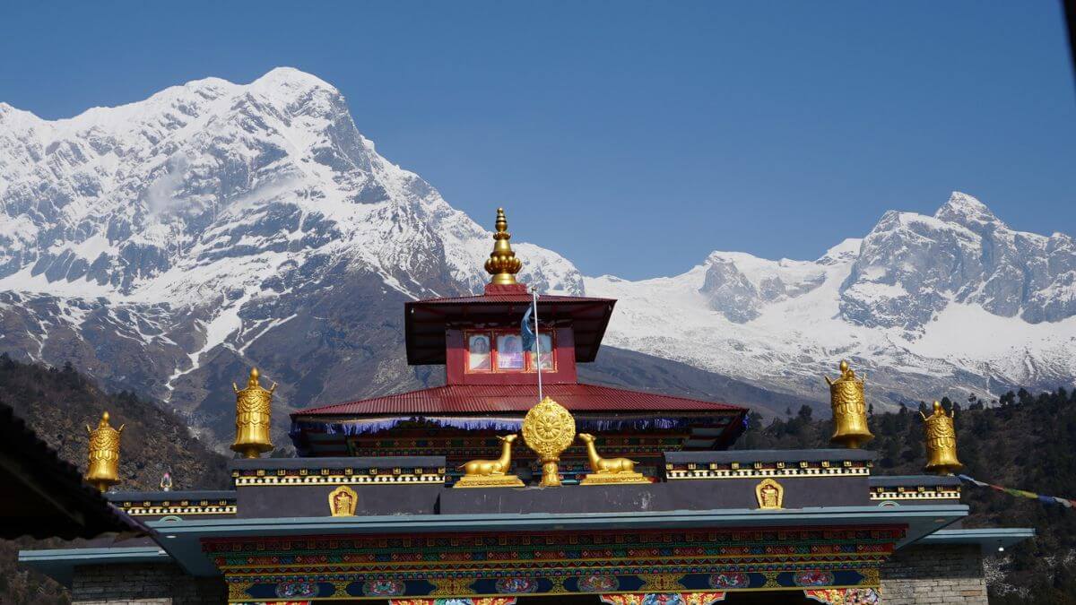 manaslu-monastery