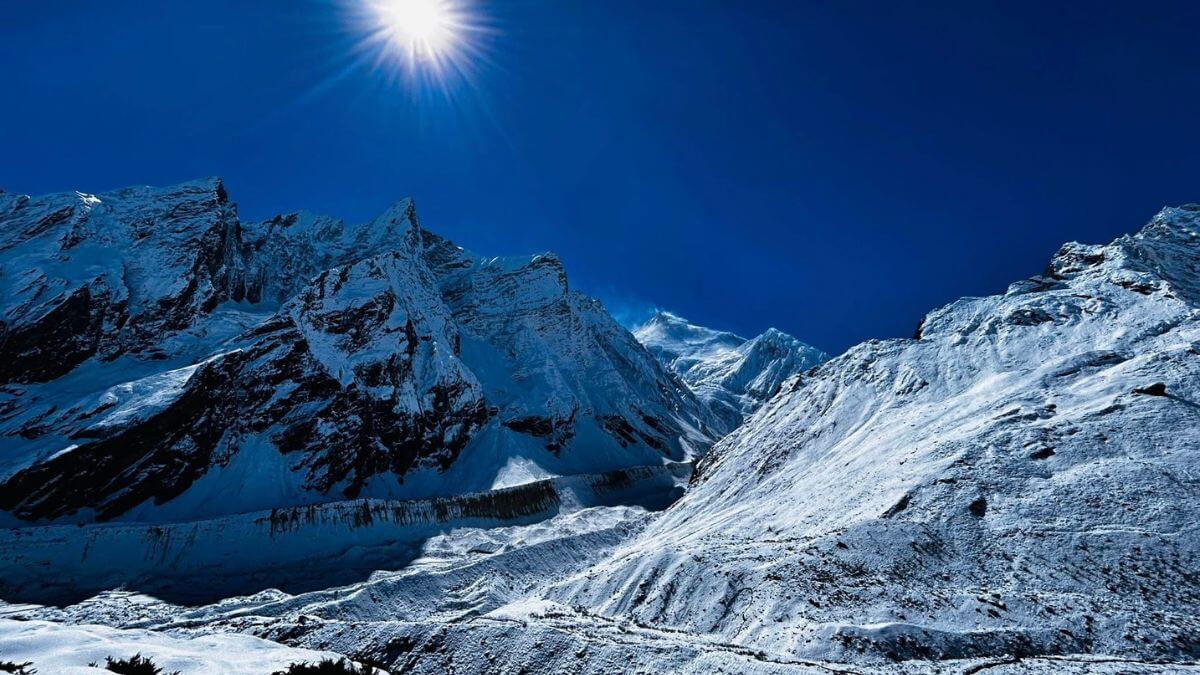 manaslu-mountains
